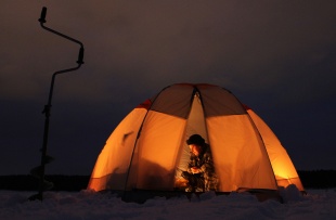 Зимняя рыбалка в палатке