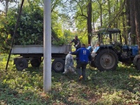 В рамках ежегодного Всероссийского экологического субботника «Зелёная Россия» в парке им. Шагова состоялся субботник