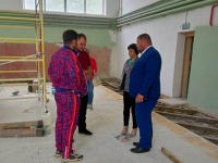 В рамках исполнения  мероприятий по наказам избирателей депутатам Ивановской областной Думы продолжается капитальный ремонт внутренних помещений спортивного комплекса «Машиностроитель».