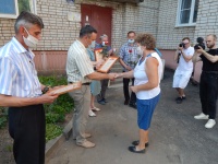 Д.Н. Домашников поблагодарил членов ТОС за активную работу в вопросах благоустройства дворовой территории